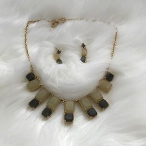 Banana Republic stone necklace